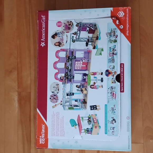 American Girl Mega Construx for girls 8+ - Picture 5 of 11